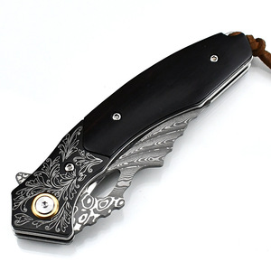 Couteau pliant personnalisable OEM en acier Damas VG10 avec manche en bois de noyer <span class=keywords><strong>noir</strong></span> pour usage tactique extérieur, défense personnelle, bricolage - Product Image 4
