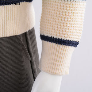 Cárdigan Personalizado para Hombre con Cuello en V, Botones, Bolsillos, Mangas Largas, Tejido de Punto, Mezcla de Algodón, Letras Bordadas, Patrón de Letras - Product Image 5