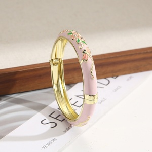 Pulseras de esmalte vintage para mujer, estilo chino, con diseño de peonía cloisonné y broche de resorte, ideales como regalo de viaje o para fiestas, venta al por mayor. - Product Image 2