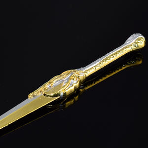 Porte-clés en alliage de zinc métal seigneur de l'anneau épée <span class=keywords><strong>Katana</strong></span> épée forge d'oie jaune pour périphériques de film modèles d'épée artisanat 22cm - Product Image 6