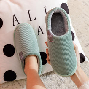 Chaussons d'hiver chauds en peluche pour femmes avec semelle antidérapante, bout ouvert et amorti, design enveloppant pour invités, adaptés à l'été et à l'automne - Product Image 4