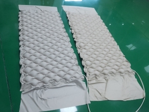 Matelas <span class=keywords><strong>médical</strong></span> à pression alternée <span class=keywords><strong>anti</strong></span>-escarres pour lit d'hôpital, modèle NM-D01, design rayé, pompe à air à bulles, 2,2 kg - Product Image 3