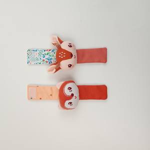 Set de Regalo para Recién Nacido, Calcetines de Algodón Suave con Sonajero en la Muñeca y Buscador de Pies con Juguete Musical, Calcetines con Sonajero para Bebés - Product Image 6