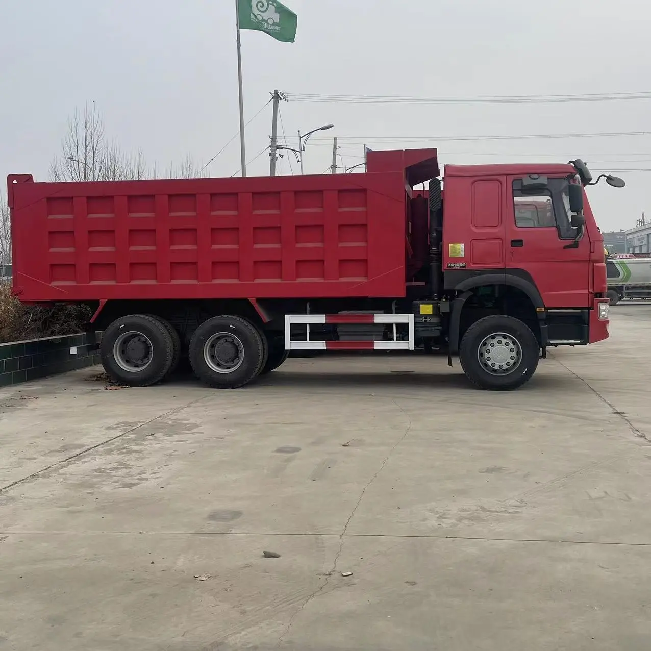 China hochwertiger gebrauchter HOWO-Kartonschleppwagen 10-Rad-Sinotruk 6x4 8x4 371ps gebrauchter Kipper-Kartonschlepper