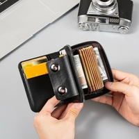 Dompet kulit PVC bisnis pria, gaya pendek dompet koin penutup kancing jepret pria pemegang kartu lipat tiga