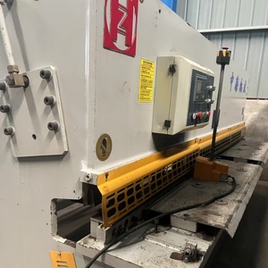 Machine hydraulique d'occasion 8*3200mm pour la cintrage et la découpe de barres rondes et la découpe de tôles fines pour toitures - Product Image 1