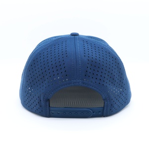 หมวกเบสบอลสีน้ำเงินกรมท่า ปีกโค้ง เจาะรูด้วยเลเซอร์ กันน้ำ พร้อมโลโก้ป้ายยาง PVC กำมะหยี่ 5 ชิ้น แบบกำหนดเอง - Product Image 4