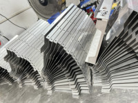 Cintrage personnalisé pliage de tôle de précision emboutissage de pièces en acier inoxydable 304 fabrication de tôle