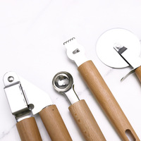 Fabricant Vente en gros de gadgets auxiliaires de cuisine Ensemble de petits ustensiles en acier inoxydable Manche en bois pour cuillère à crème glacée