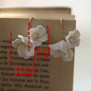 Anting-Anting Wanita, Perhiasan Pesta Pernikahan Wanita, Anting-Anting Mutiara Air Tawar, Anting Bunga Tanah Liat RE4493-<span class=keywords><strong>2</strong></span> - Product Image 4