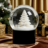 Globe à Neige Personnalisé en Résine de Luxe avec Sacs Cadeaux Arbre de Noël Blanc pour Cadeaux d'Entreprise, Promotions de Marque, Articles de Collection