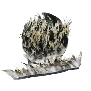 Accesorios de ropa de encaje con borde de tela de plumas naturales al por mayor patrón teñido con Emu <span class=keywords><strong>pollo</strong></span> pato verde puntas plateadas Borde de caña - Product Image 1