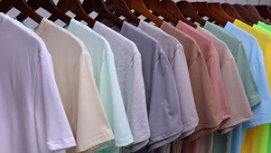 Nuovo arrivo taglia usa profondo <span class=keywords><strong>scollo</strong></span> a <span class=keywords><strong>v</strong></span> Design stampa personalizzata <span class=keywords><strong>T</strong></span>-<span class=keywords><strong>Shirt</strong></span> a maniche corte in poliestere vuoto magliette a sublimazione da <span class=keywords><strong>donna</strong></span> - Product Image 6