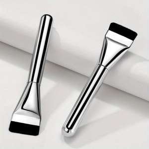 Elegante Juego de Brochas de Maquillaje Profesional de 3 Piezas con Cerdas Sintéticas Planas y Mango Metálico para Aplicación de Colorete en las Mejillas - Product Image 1