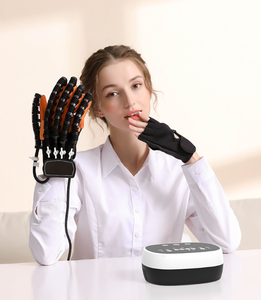 Gants de robot de réadaptation Mise à niveau de l'équipement de thérapie des mains des accidents vasculaires cérébraux Gants d'entraînement des mains automatiques avec USB rechargeable - Product Image 3