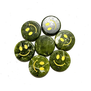 Pietre Curative All'Ingrosso in Diversi Materiali: Quarzo Rosa, Ametista, Pietre Antistress con Sorrisi per Regalo ed Energia Positiva - Product Image 2