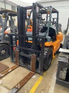 Chariots élévateurs diesel d'occasion TOYOTA 5 tonnes tcm Fd70 Fd25 Fd30 Fd50 Fd100 en vente - Product Image 6