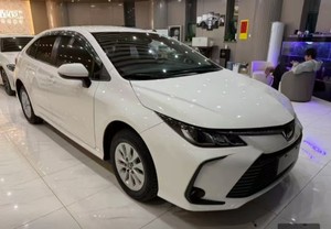 <span class=keywords><strong>Toyota</strong></span> <span class=keywords><strong>Corolla</strong></span> 2022 1.2T S-CVT GL-i 1.2T 116 chevaux L4 Voiture compacte essence intérieur foncé Voiture d'occasion - Product Image 2
