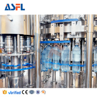 Complete turnkey productielijnoplossing PET-fles hoge vulnauwkeurigheid koolzuurhoudende vullijn ondersteuning door buitenlandse ingenieurs