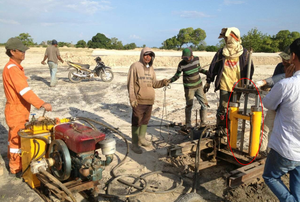 Macchina idraulica portatile della prova di penetrazione del cono della prova del suolo di CPT di prezzi economici 200KN - Product Image 4