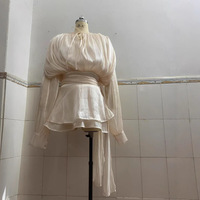 Ensemble robe courte tendance 2025 à manches bouffantes et ourlet à volants avec design froncé pour femme – Tenue décontractée d'été