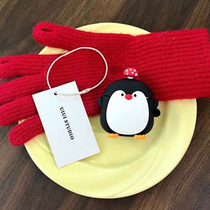 Housse en silicone pour oreillettes de pingouin champignon mignon design dessin animé pour <span class=keywords><strong>Airpods</strong></span> <span class=keywords><strong>12</strong></span> 3 <span class=keywords><strong>Airpods</strong></span> <span class=keywords><strong>Pro</strong></span> 2 joli casque d'écoute sans fil - Product Image 3