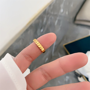Anillo Circular de Plata de Ley S925 con Diseño de Escamas de Pescado para Mujer, Nuevo Diseño de Nicho Chino, Incrustaciones de 18K, Personalidad Moderna, Lujo Ligero - Product Image 5