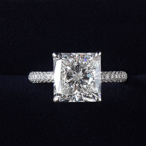 Elegante anello quadrato con pietre per donna, design scintillante intarsiato, gioielli alla moda per tutti i giorni - Product Image 2