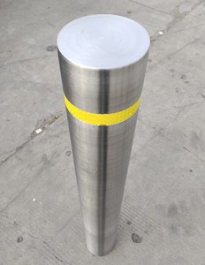 Dissuasore Automatico di Sicurezza Roadsafe HLZ in Acciaio Inox con Finitura a Specchio, Barriera Stradale di Sicurezza D140xH1000mm con 2 Riflettori - Product Image 3