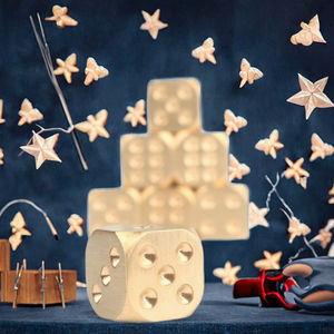 ลูกเต๋าทองเหลืองแท้ ขัดเงาด้วยมือ ขนาด 13 มม. 15 มม. ดีไซน์สร้างสรรค์ ธีมเกมไพ่นกกระจอก สำหรับอุปกรณ์บาร์ คุณภาพดี ทำจากโลหะทองแดง - Product Image 3