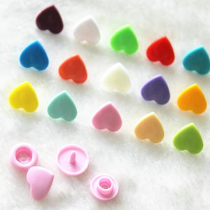 Precio de fábrica Plástico Redondo Prensa Stud Sujetadores Botón a presión Diseño personalizado para ropa de niños Paraguas Papelería - Product Image 5