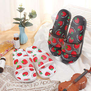 Pantoufles de fruits d'été pour femmes, mode estivale, tongs fraises pour étudiantes, tongs plates à fond souple pour la plage. - Product Image 5