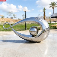YOUFINE Scultura ad anello Möbius intrecciato in acciaio inossidabile lucidato a specchio, con doppio anello intrecciato, statua astratta per piazza