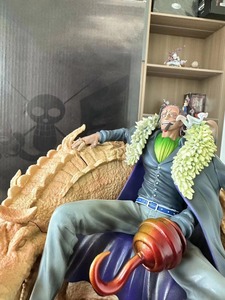 1 PIEZA Nueva Figura de Colección de 22 cm de Laosha Crocodile Shichibukai en Postura Sentada, Muñeco Modelo de PVC, Figura de Anime, Estatuas, Juguetes - Product Image 6