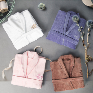 Peignoir d'Hôtel Personnalisé de Luxe en Velours Éponge Épais, Peignoir d'Hiver en Velours Doux et Épais - Product Image 3
