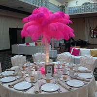 Plumes d'autruche artificielles blanches lisses en gros pour la décoration de centre de table de mariage