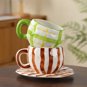 M tazze e piattini in ceramica con fiori dipinti a mano tazze e piatti da caffè creativi tazza da <span class=keywords><strong>Bar</strong></span> stoviglie regalo unico - Product Image 3