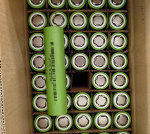 Lifepo4 32140 3,2V 15Ah 33140 Lifepo4 Batterie FS 32140 Akku für Solar-Straßenbeleuchtung für Elektrofahrzeuge für E-Bikes - Product Image 2