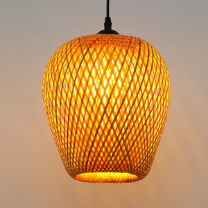 Lustre en <span class=keywords><strong>bambou</strong></span> naturel de restaurant en gros allumant la lanterne tissée à la main avec la taille réglable disponible dans les tailles moyennes - Product Image 1
