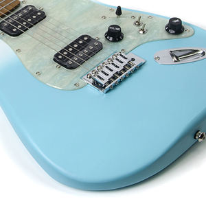 Guitarra eléctrica GALYDA mate con opción de intercambio entre pastillas simples/dobles, mástil de arce y cuerpo de palisandro. - Product Image 3