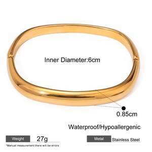 Bracelet minimaliste en acier inoxydable plaqué or 18 carats Bracelets antiques carrés à boucle pour femmes - Product Image 6