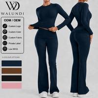 Ensemble de yoga 2 pièces taille pliante Peach Hip, haut court à manches longues et leggings évasés, logo personnalisé, faible MOQ, vente en gros fitness