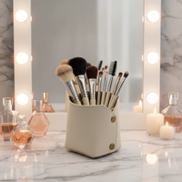 Support de bureau pliable RR avec rangement pour stylos, logo personnalisé, en cuir PU, élégant, pour stylos et pinceaux de maquillage