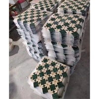 Mosaïque de carreaux de marbre naturel beige et vert mélangés, style rétro classique, pour sol et mur