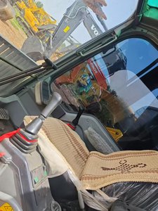 Excavatrice Volvo EC290 2021 utilisée avec des composants de base de garantie d'un an, y compris un roulement de boîte de vitesses de moteur à vendre - Product Image 5