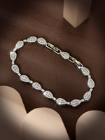 2025 Bracelet de fête à la mode pour femmes goutte d'eau zircon cubique plaqué or sur géométrique en laiton breloque bijoux accessoires B30