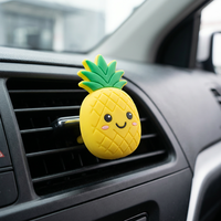 Clip de ventilation de voiture 3D Ananas, support de désodorisant en plastique de luxe, design interactif en peluche qui couine pour véhicule
