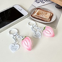 Pendentif réaliste fraise rose et porte-clés en forme de cœur, accessoire de jouet alimentaire en chocolat doux et tendre