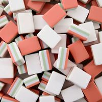 Ensemble de tuiles de mahjong américaines en acrylique gravées, personnalisées, de luxe, écologiques, à une ou plusieurs couches, 160 pièces, pour le divertissement, vente en gros à bas prix