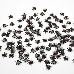 Jouet de farce en plastique pour le poing, effrayant et dégoûtant, en forme de mouche, de cafard, de mille-pattes, de scorpion, d'araignée, pour le poing, accessoires de magie de close-up, pour le poisson d'avril - Product Image 2